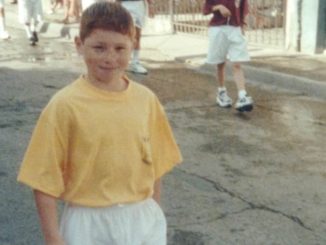 He is one of the greatest boxers to step into the ring… but can you recognise the global sports superstar from his childhood throwback photo?