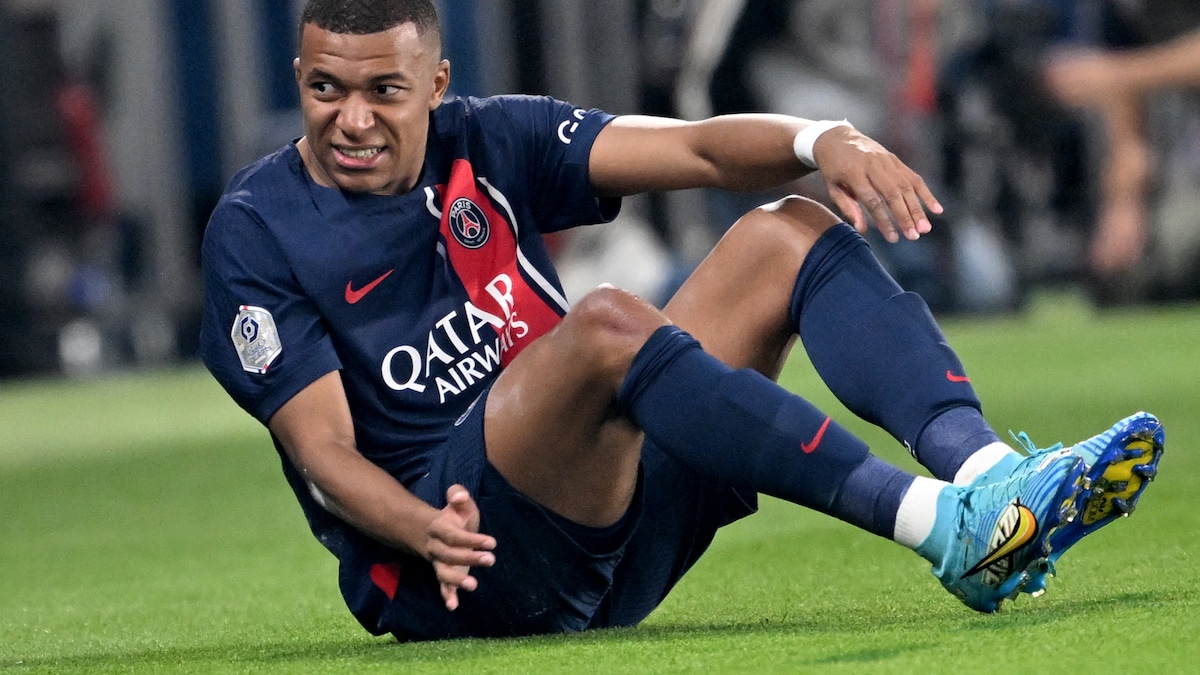 Kylian Mbappe Comes Off Hurt As Paris Saint-Germain Demolish Marseille