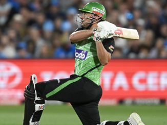 Marcus Stoinis re-signs with Melbourne Stars for three more seasons